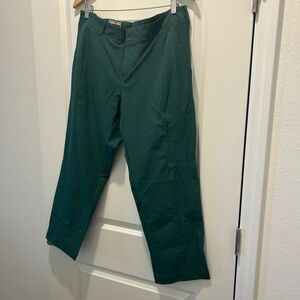 Kirkland Ladies Green Travel Pant Zip Pocket Stretch Green- Size 12